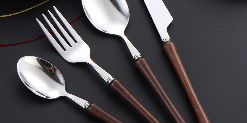 4-Piece 304 Stainless Steel Cutlery Set with Curved Wooden Handles for Steak and Dessert