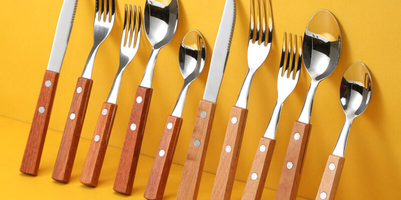 4-piece beech wood handle stainless steel cutlery set for home and hotel