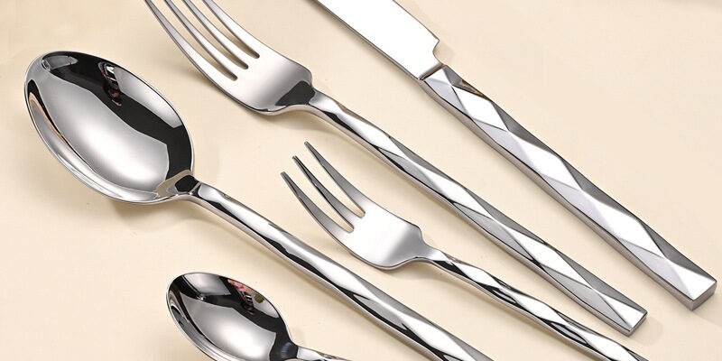 Diamond-Shaped Stainless Steel 5-Piece Cutlery Set for Hotels & Restaurants – Steak Knives, Forks, Dessert Spoons