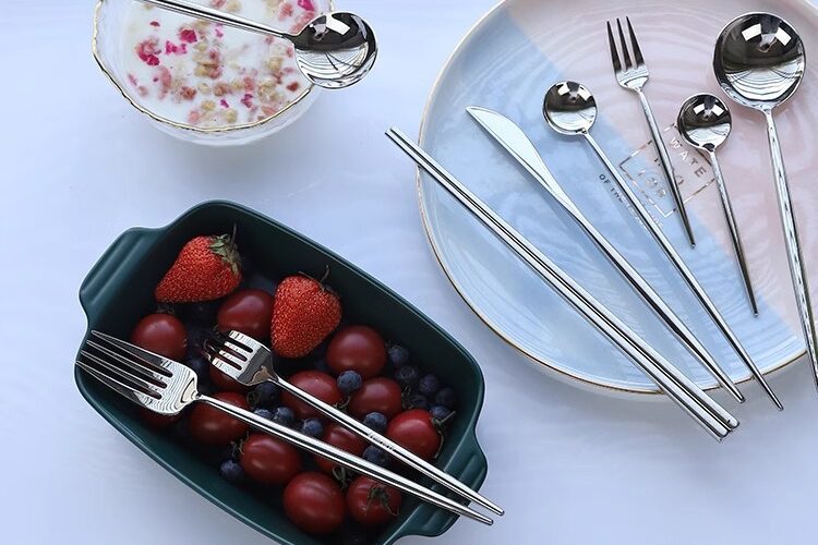 Nordic-Inspired 304 Stainless Steel Mirror Finish Silver Cutlery Set – Knife, Fork, Spoon & Chopsticks